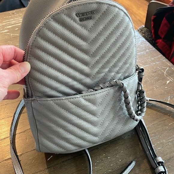 Backpack - Picture 3 of 4